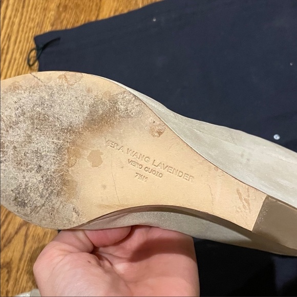 VERA WANG LAVENDER gold wedge peep toe sandals - Picture 6 of 7